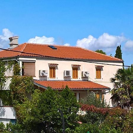 Apartments And Rooms With Parking Space Nerezine, Losinj - 8049 Exterior foto